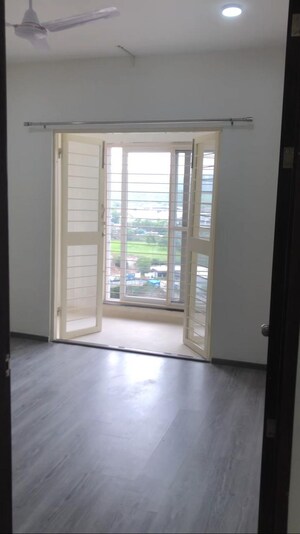 Room in 2 BHK Apartment at Goel Ganga Legend, Bavdhan – for Rent