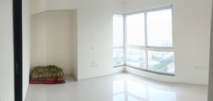 Room in 1.5 BHK Apartment at Sheth Zuri, Laxmi Nagar – for Rent