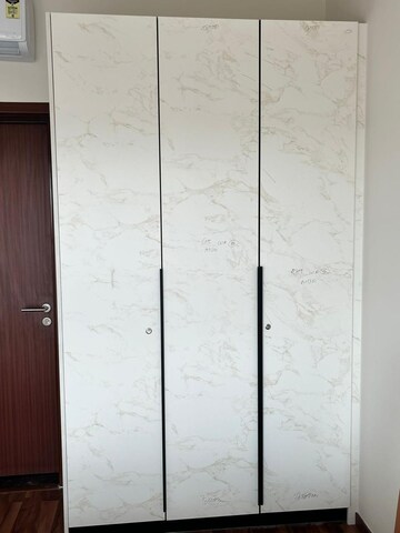 Room in 3 BHK Apartment at LnT Raintree Boulevard, Hebbal – for Sale