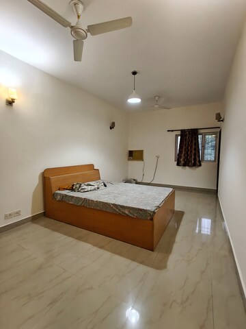 Bedroom in 2.5 BHK Builder Floor at Sector 43 – for Rent