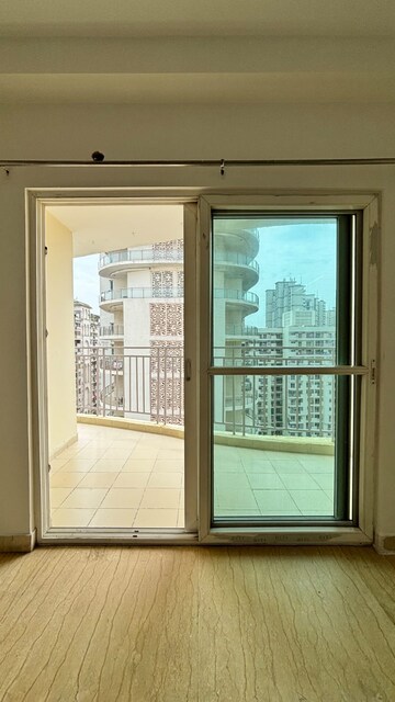 2 BHK Apartment For Sale in Mahagun Moderne, Sector 78