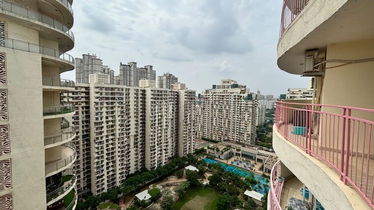 Exterior View, mahagun-moderne 2 Bedroom 1550 Sq.Ft. Apartment In Sector 78 Noida 9233043