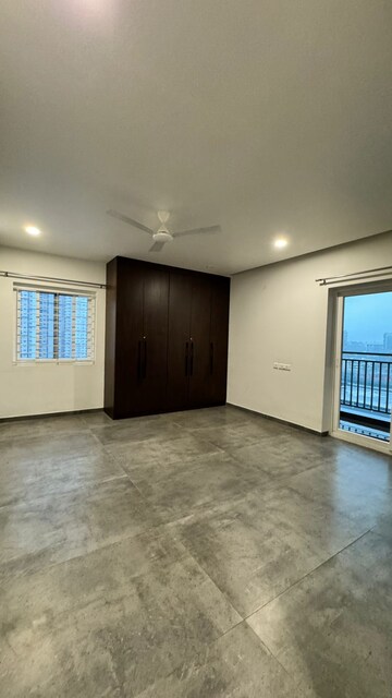 Room in 3 BHK Apartment at Rajapushpa Eterna, Nanakramguda – for Rent