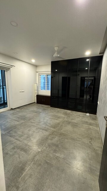 Room in 3 BHK Apartment at Rajapushpa Eterna, Nanakramguda – for Rent
