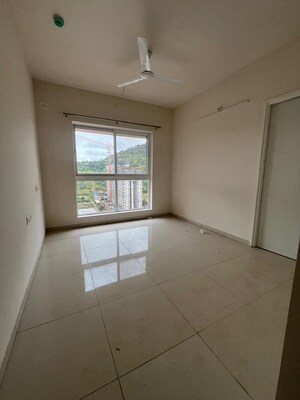 Room in 3 BHK Apartment at Godrej Green Vistas, Mahalunge – for Rent