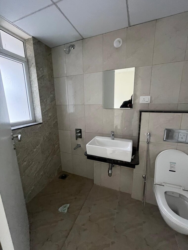 Bathroom, godrej-green-vistas 3 Bedroom 815 Sq.Ft. Apartment In Mahalunge Pune 9233029