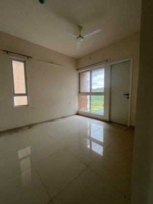 Room in 3 BHK Apartment at Godrej Green Vistas, Mahalunge – for Rent
