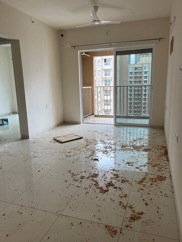 Room in 3 BHK Apartment at Godrej Green Vistas, Mahalunge – for Rent