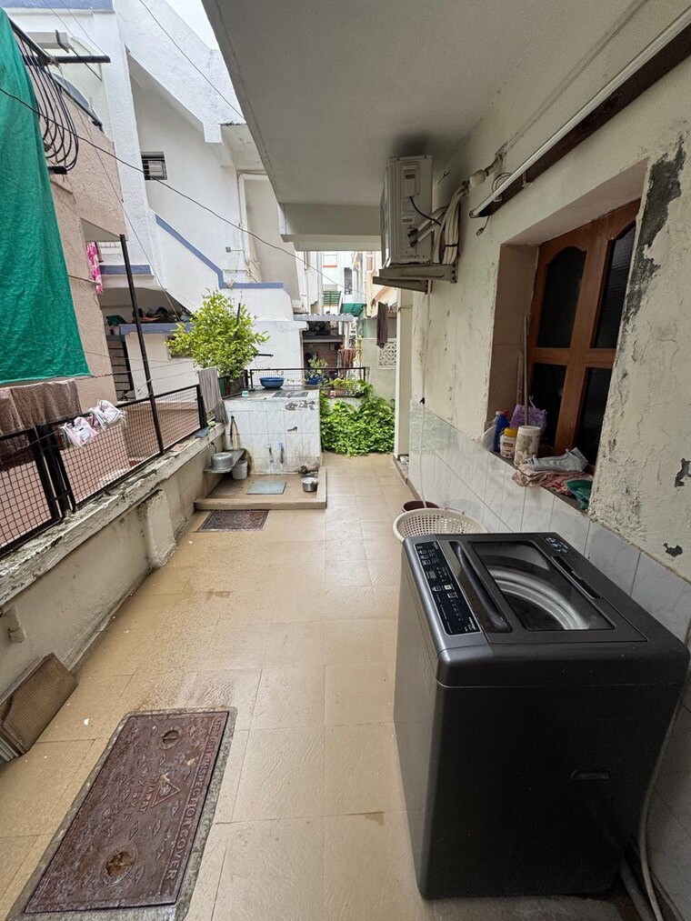 Balcony, ghatalodia 6+ Bedroom 121 Sq.Yd. Independent House In Ghatalodia Ahmedabad 9233064
