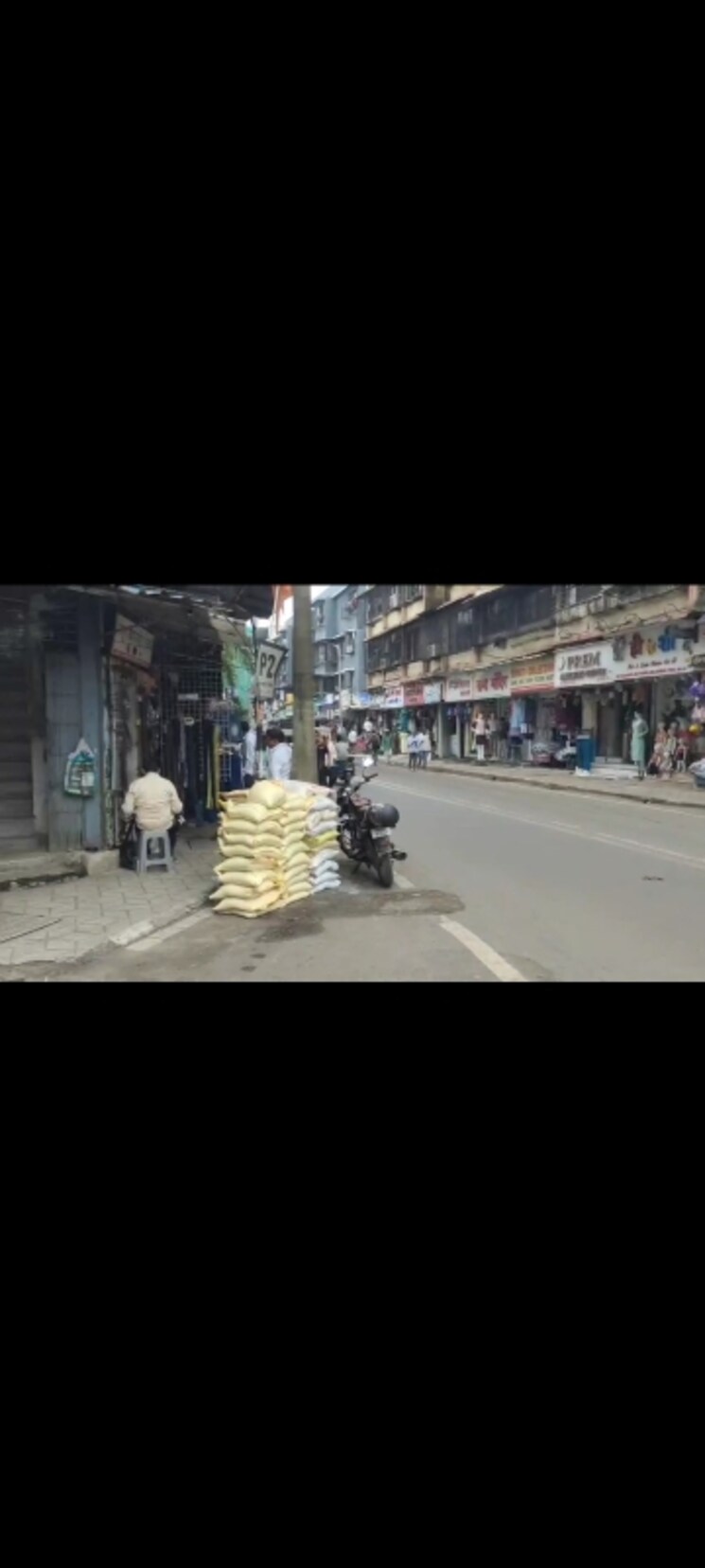  Parking, bhayandar east Commercial Office Space in IT/SEZ 25000 Sq.Ft. In Bhayandar East Thane 9233100