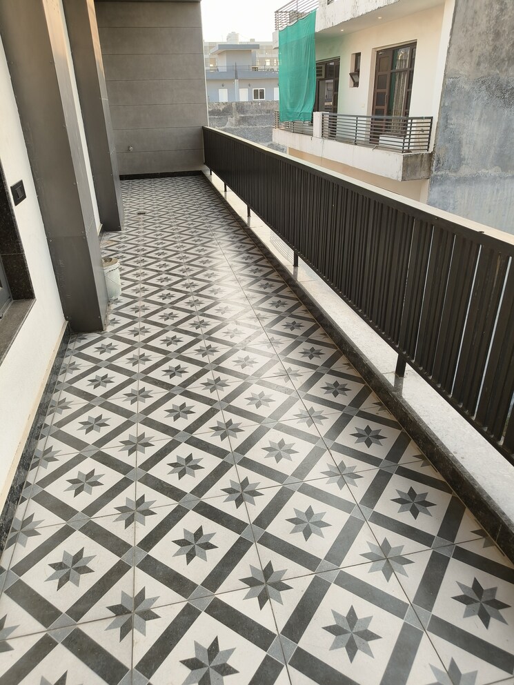 Balcony, aerocity 6 Bedroom 8400 Sq.Ft. Independent House In Aerocity Mohali 9233110