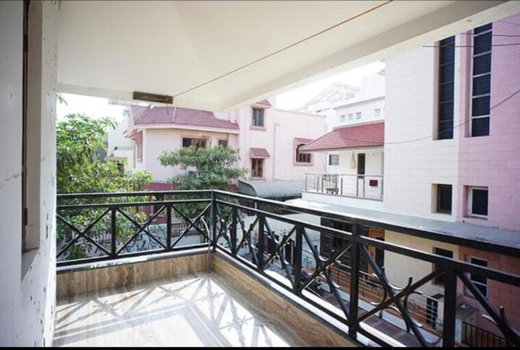 Balcony, science city 3 Bedroom 520 Sq.Yd. Villa In Science City Ahmedabad 9233113