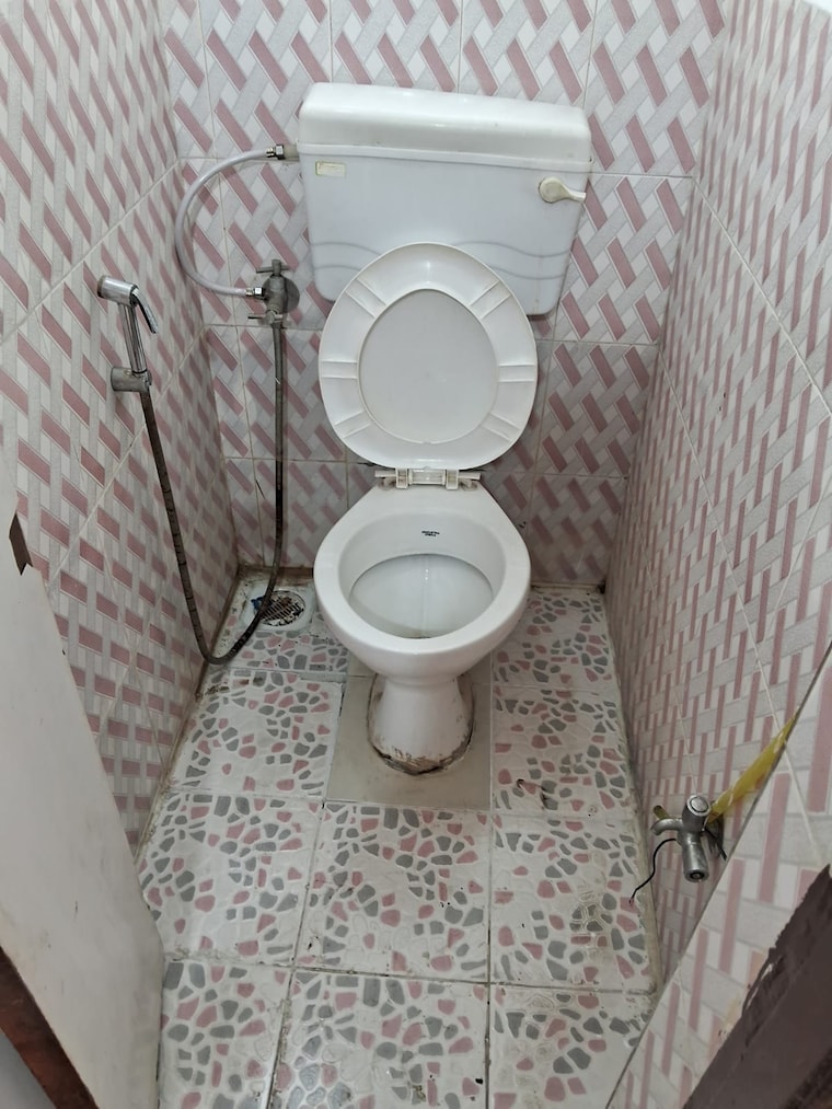 Bathroom, b-u-bhandari-planet-millenium 1 Bedroom 620 Sq.Ft. Apartment In Pimple Saudagar Pune 9233116