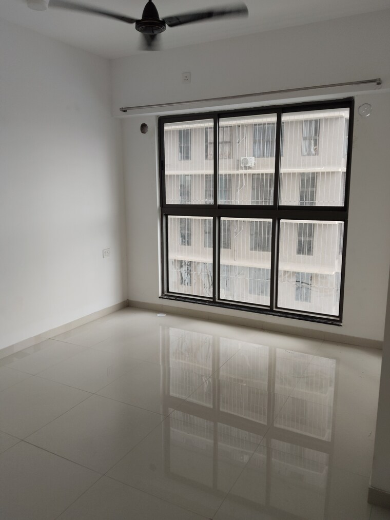 Room, uk-iridium 1 Bedroom 395 Sq.Ft. Apartment In Kandivali East Mumbai 9233131