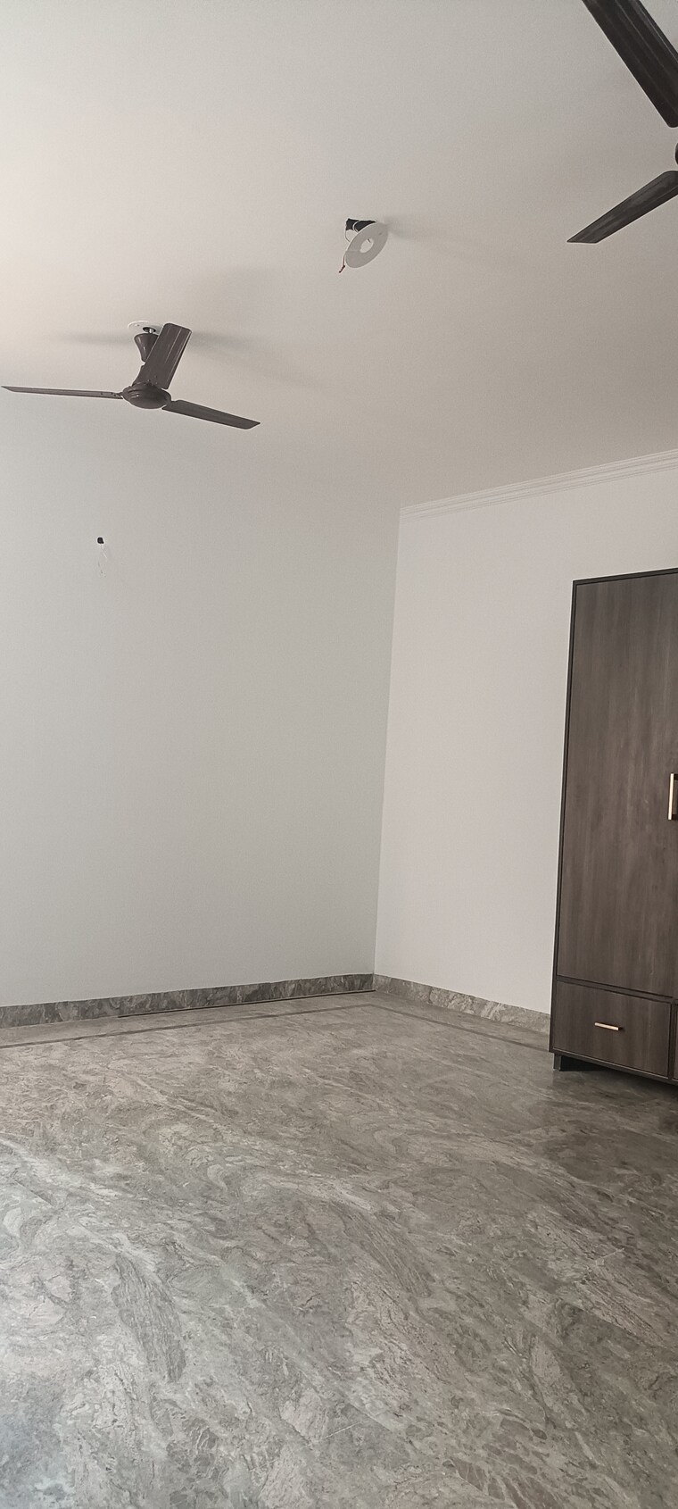 Room, sector 43 2 Bedroom 300 Sq.Mt. Villa In Sector 43 Noida 9233147