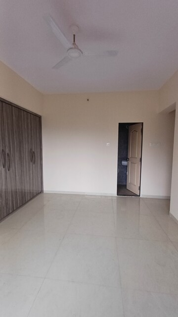 Master Bedroom in 2 BHK Apartment at Yash Vivek CHS, Panch Pakhadi – for Rent