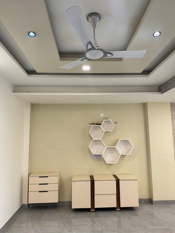 Room in 3 BHK Villa at Sector 41 – for Rent