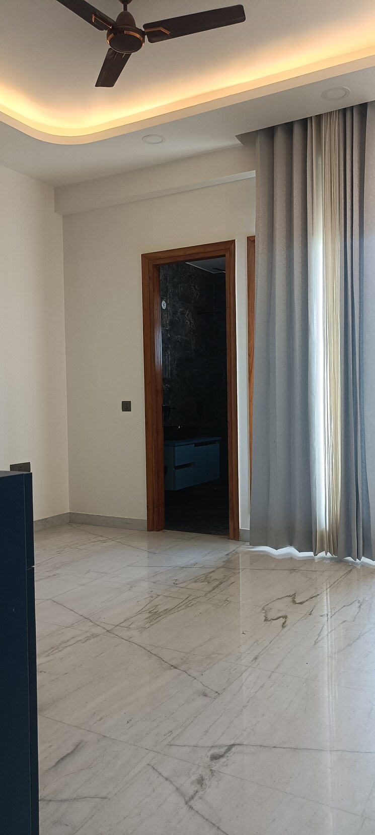 Room, sector 41 3 Bedroom 200 Sq.Mt. Villa In Sector 41 Noida 9233160