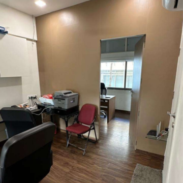 Team Area in 6 BHK Villa at Juhu – for Rent
