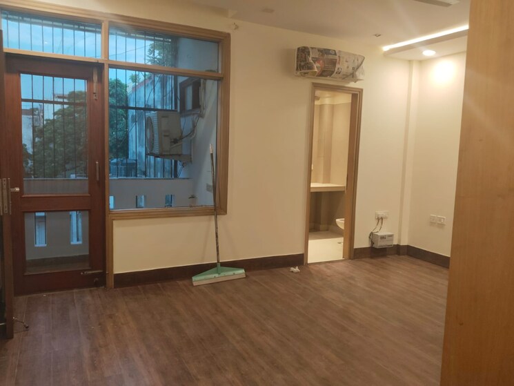 Room, lajpat nagar 4 2 Bedroom 900 Sq.Ft. Builder Floor In Lajpat Nagar 4 Delhi 9233183