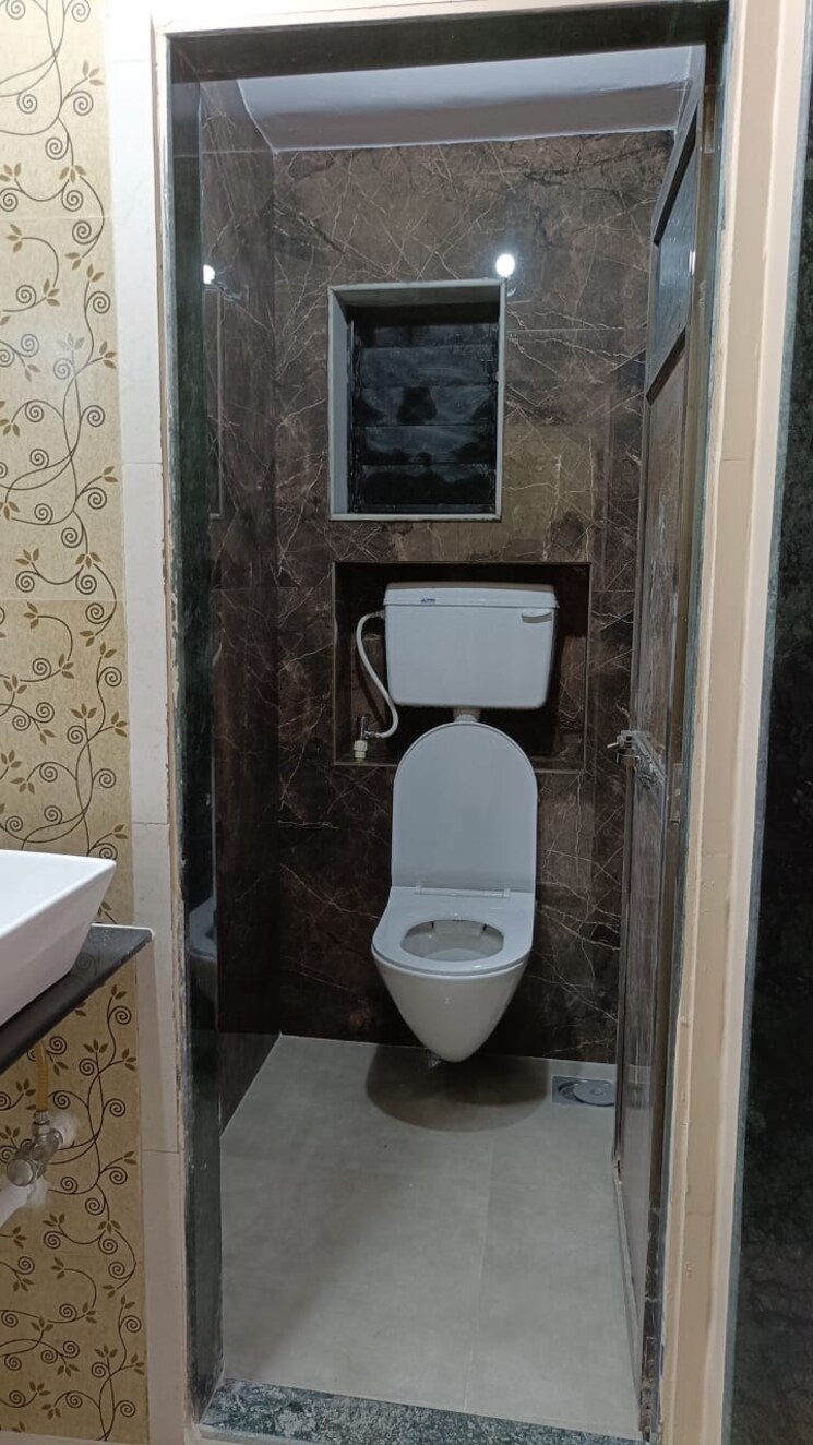 Bathroom, pratap-tower 1 Bedroom 550 Sq.Ft. Apartment In Uthalsar Thane 9233185