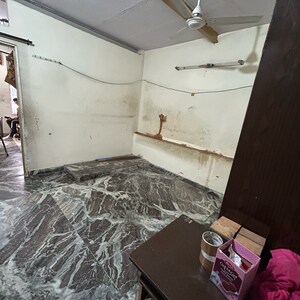 Team Area in 1 BHK Builder Floor at Kotla Mubarakpur – for Rent