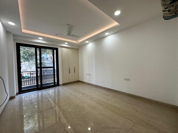 Room in 4 BHK Penthouse at Maharani Bagh – for Rent