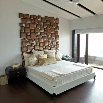 Bedroom in 4 BHK Villa at Juhu – for Sale