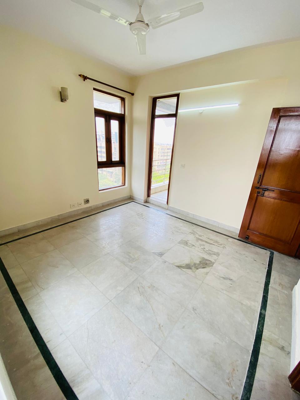 3 BHK + Servant Room Apartment For Rent in Jhelam Apartment 