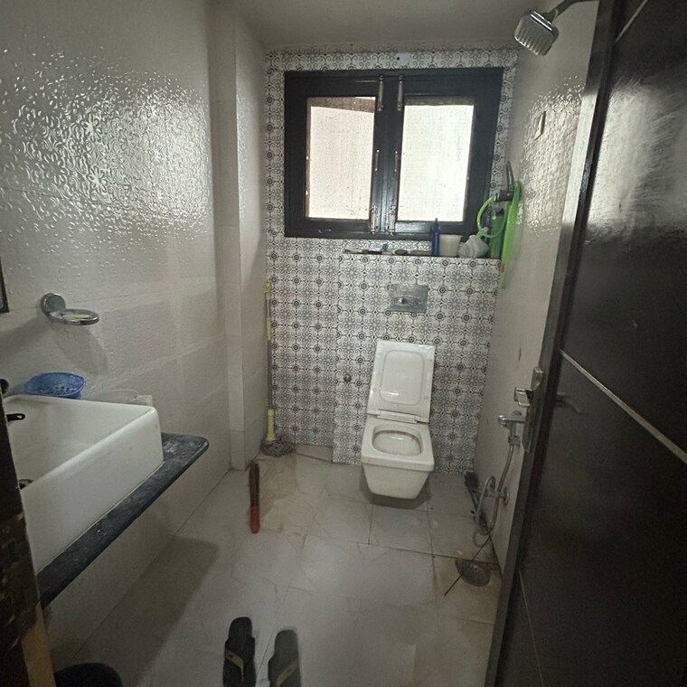 Attached Bathroom, kotla mubarakpur 2 Bedroom 800 Sq.Ft. Builder Floor In Kotla Mubarakpur Delhi 9233236