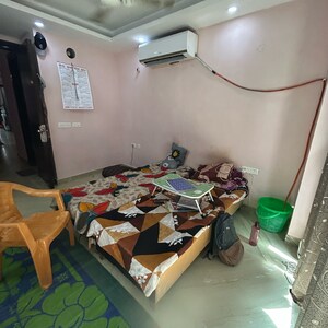 Room in 2 BHK Builder Floor at Kotla Mubarakpur – for Sale