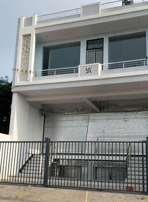  Shop For Rent in Kanakpura