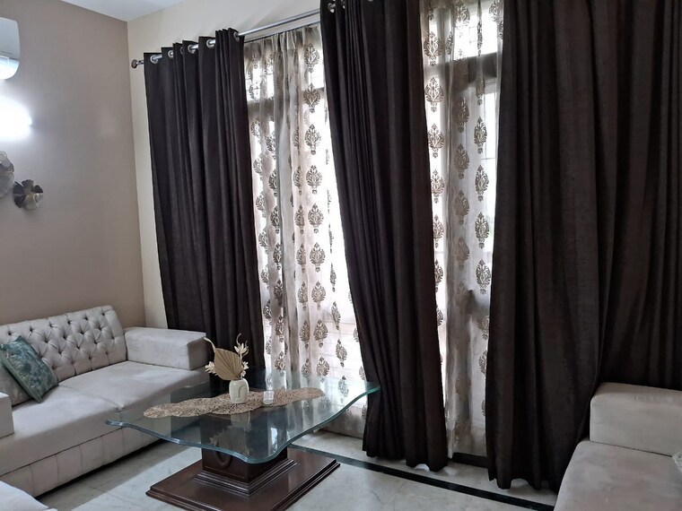 Team Area, unitech-south-city-ii 3 Bedroom 2500 Sq.Ft. Builder Floor In Sector 50 Gurgaon 9233258