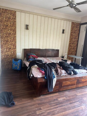 Bedroom in 4 BHK Apartment at Logix Blossom County, Sector 137 – for Rent