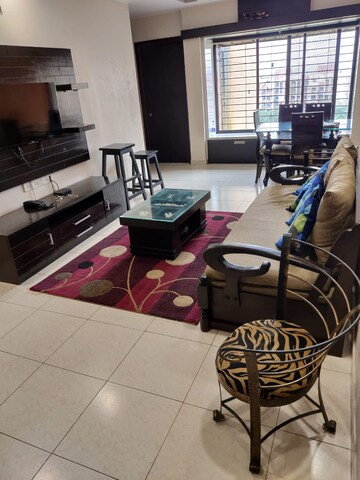 Team Area in 2 BHK Apartment at Deep Tower, Andheri West – for Rent