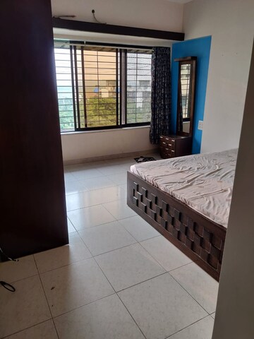 Bedroom in 2 BHK Apartment at Deep Tower, Andheri West – for Rent