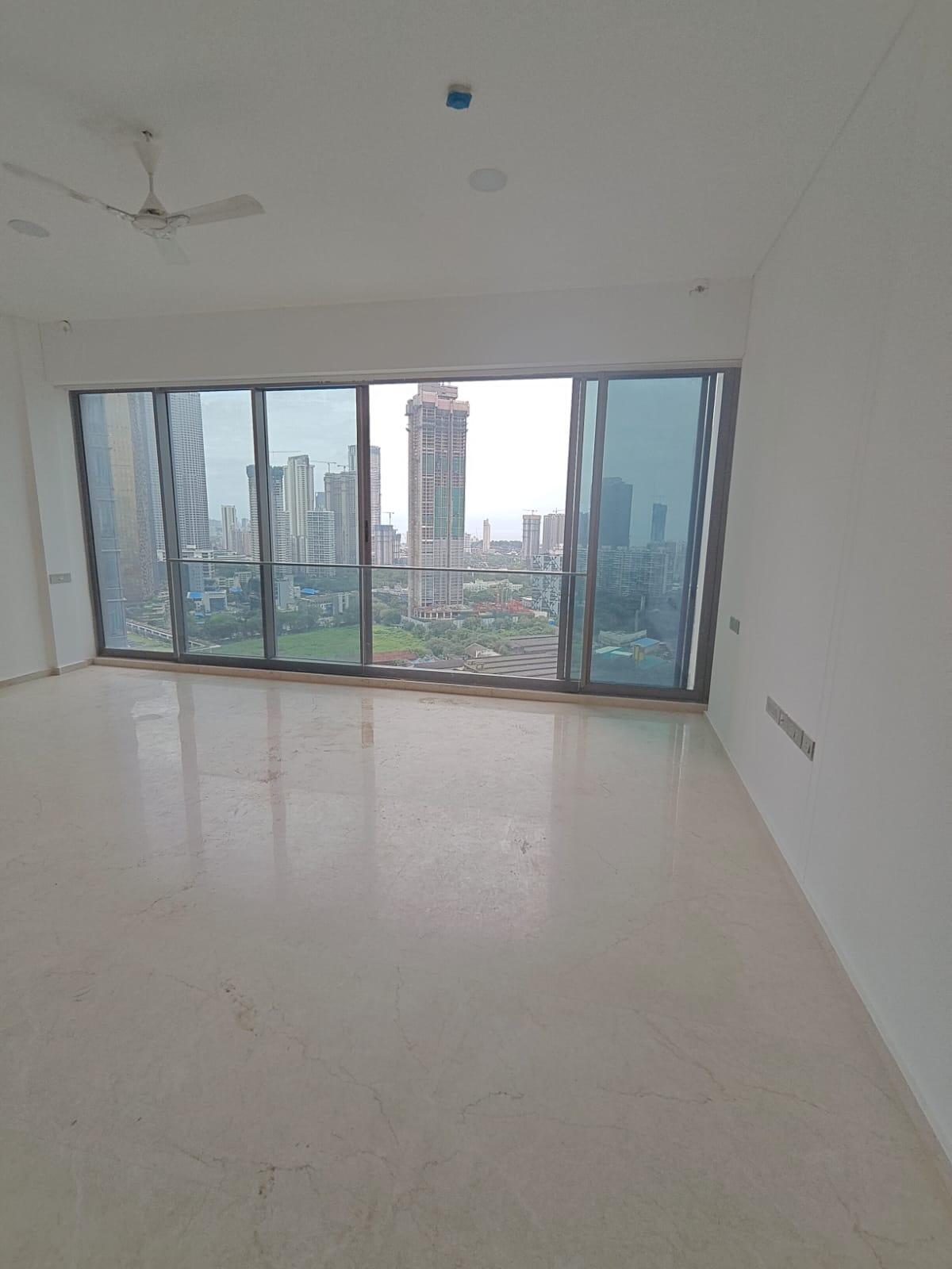 4 BHK + Servant Room Apartment For Rent in Rustomjee Crown