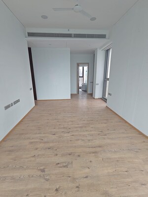 Room in 4 BHK Apartment at Rustomjee Crown, Prabhadevi – for Rent