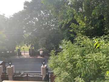 2.5 BHK Independent House – Garden View at Sector 71 - for Rent