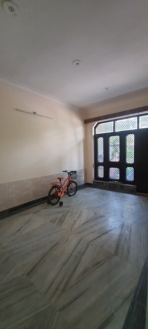 Room in 2.5 BHK Independent House at Sector 3 – for Rent