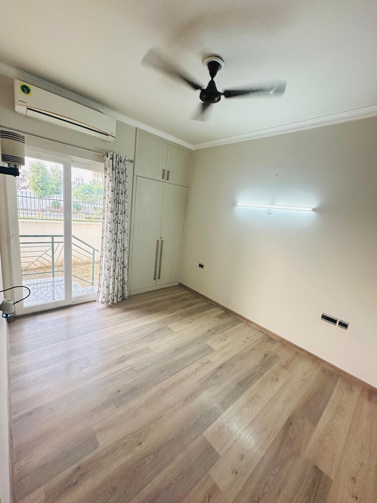 Bedroom, central-park-3-flower-valley 3 Bedroom 1293 Sq.Ft. Builder Floor In Sohna Sector 33 Gurgaon 9233289