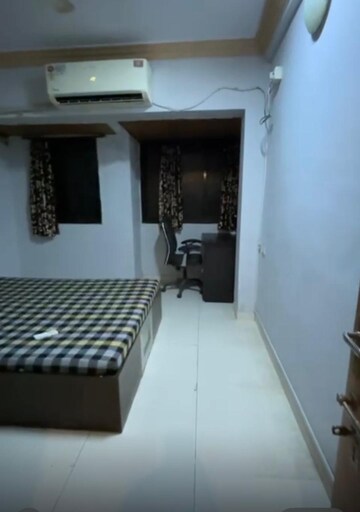 Bedroom in 1 BHK Apartment at Nalanda CHS Malad , Malad West – for Rent