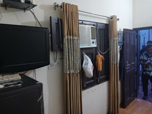 Room in 1 RK Builder Floor at Sector 13 – for Rent