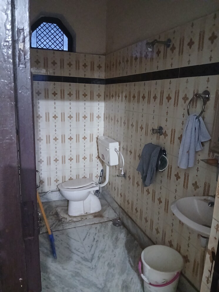 Bathroom, sector 13 1 RK 160 Sq.Yd. Builder Floor In Sector 13 Hisar 9233349
