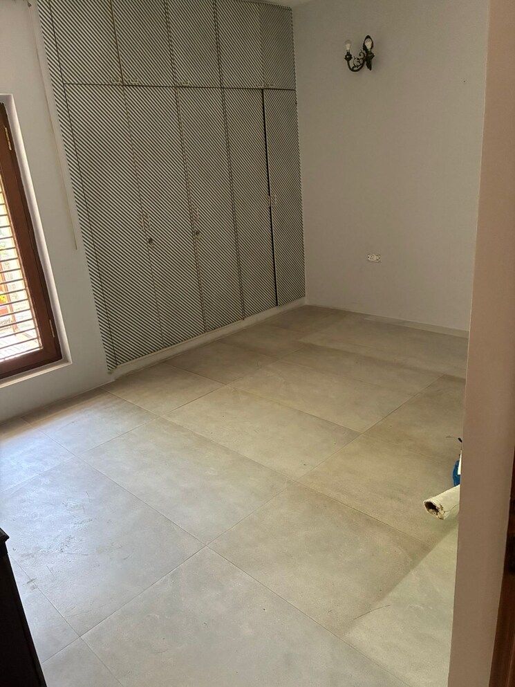 Room, sector 23 dwarka 1 Bedroom 478 Sq.Ft. Apartment In Sector 23 Dwarka Delhi 9233346