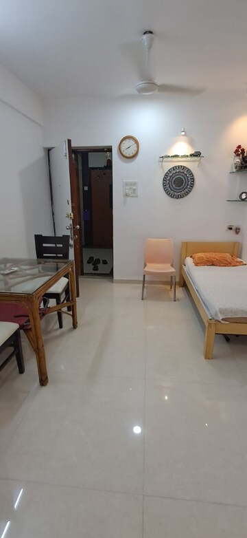 Team Area in 4 BHK Apartment at Thakur Jewel Tower, Kandivali East – for Rent