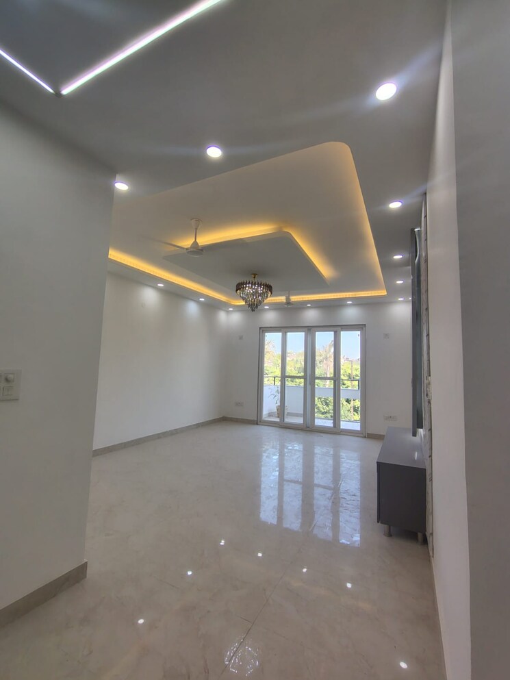 Room, malviya nagar 3 Bedroom 2400 Sq.Ft. Builder Floor In Malviya Nagar Delhi 9233357