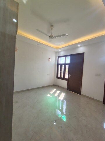 Room in 3 BHK Builder Floor at Malviya Nagar – for Sale