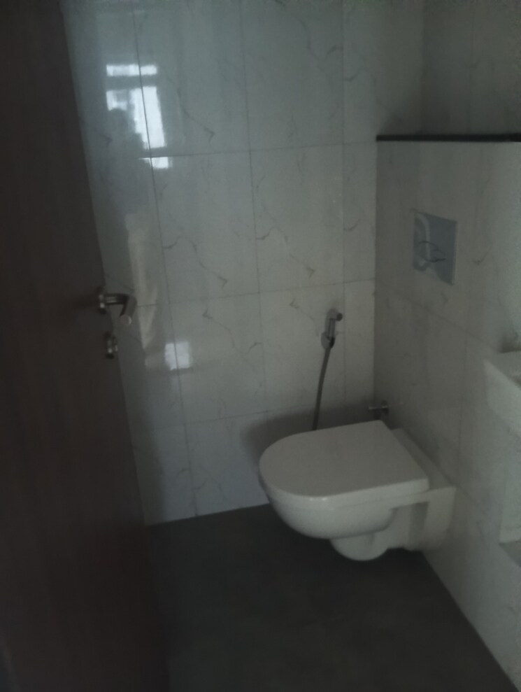 Bathroom, lodha-amara 1 Bedroom 446 Sq.Ft. Apartment In Kolshet Road Thane 9233351