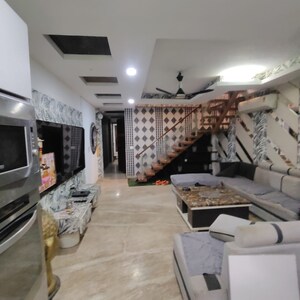 Team Area in 3 BHK Builder Floor at Malviya Nagar – for Rent